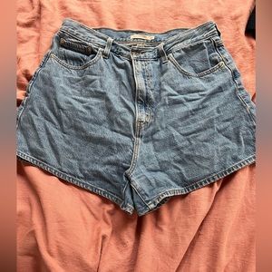 Levi Denim Shorts Size 32